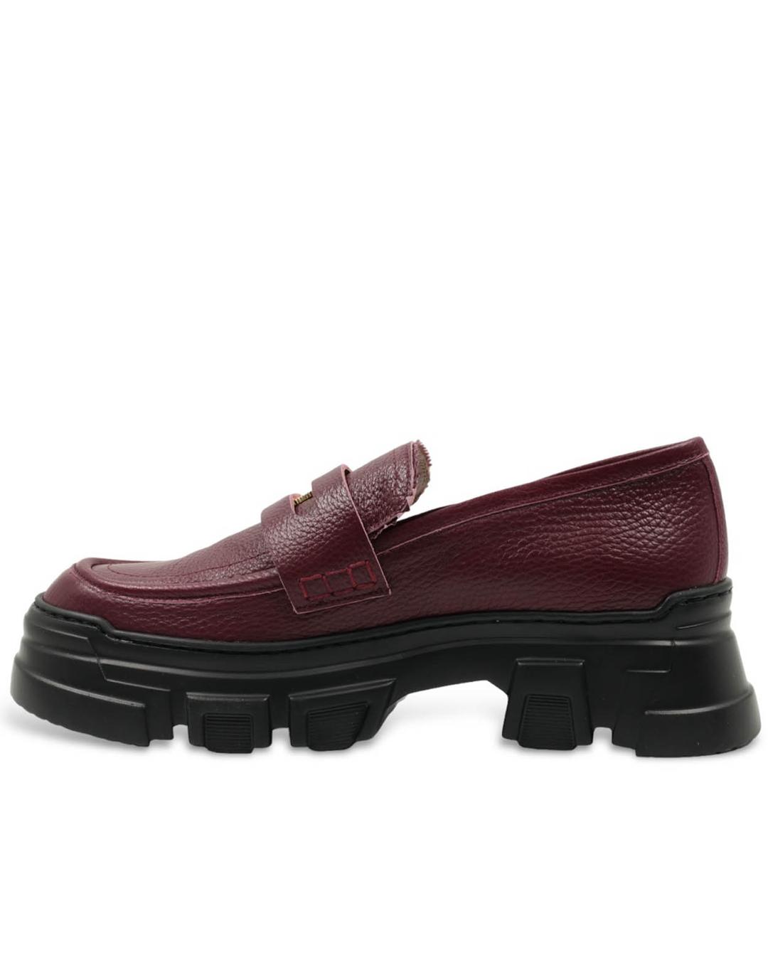Лоферы Pollini.