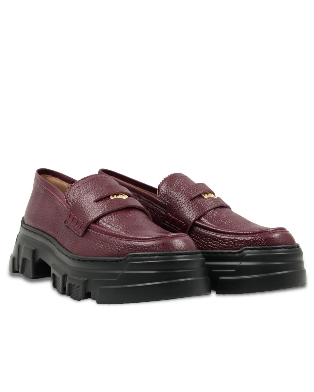 Лоферы Pollini.